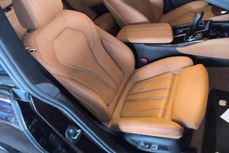 Used BMW 6 Series GT 2018 630i M Sport Package Right Front Seat