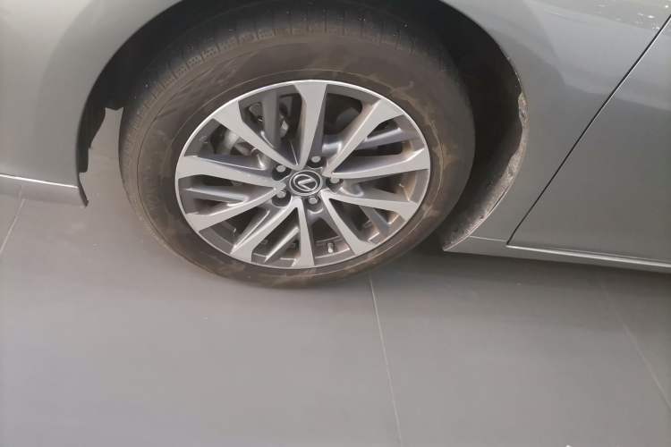 Used Lexus ES 2025 200 Premium Edition
