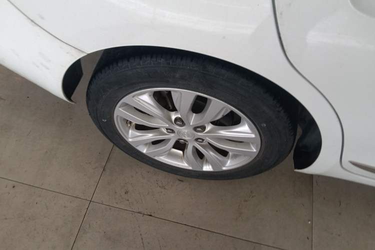 Used Buick GT 2021 Revised Version Flagship 1.5L Automatic Elite Edition Right Rear Wheel Hub