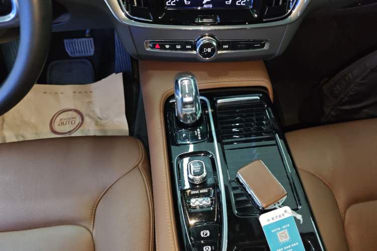 Used Volvo S90 New Energy 2019 T8 E-Drive Hybrid Intelligent Luxury Version China V Standard Gear Lever