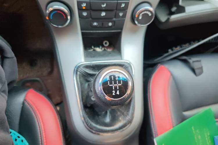 Used Chevrolet Cruze 2013 1.6L SL Grand Edition Manual Transmission
