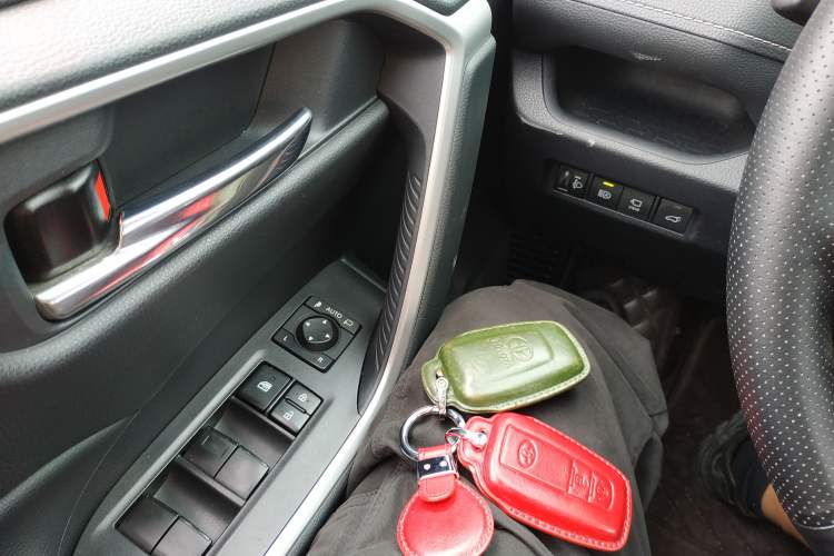 Used Toyota RAV4 2023 2.0L CVT 4x4 Adventure Edition
