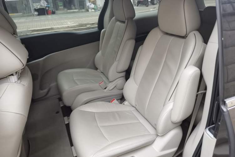 Used Buick GL8 2021 Land Cruiser Executive Class 652T Luxury Model