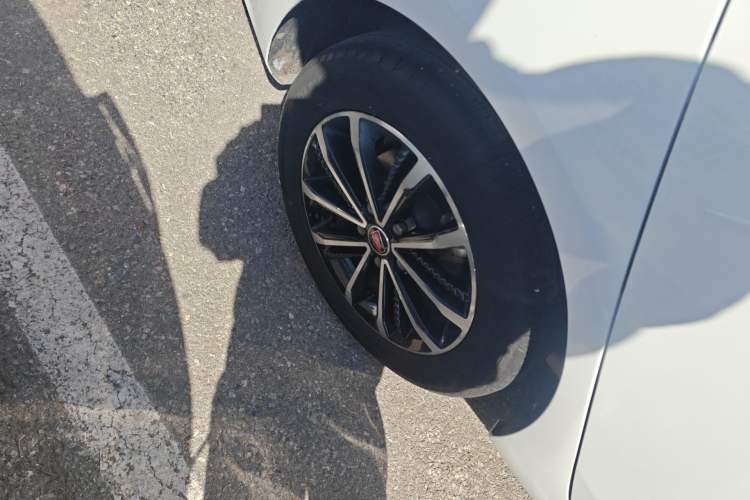 Used Roewe i5 2020 1.5L Automatic 4G Connect Luxury Flagship Edition