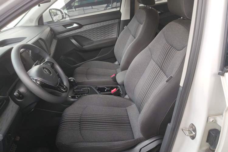 Used Volkswagen Tharu 2022 280TSI Two-Wheel Drive Trend Edition Left Front Seat