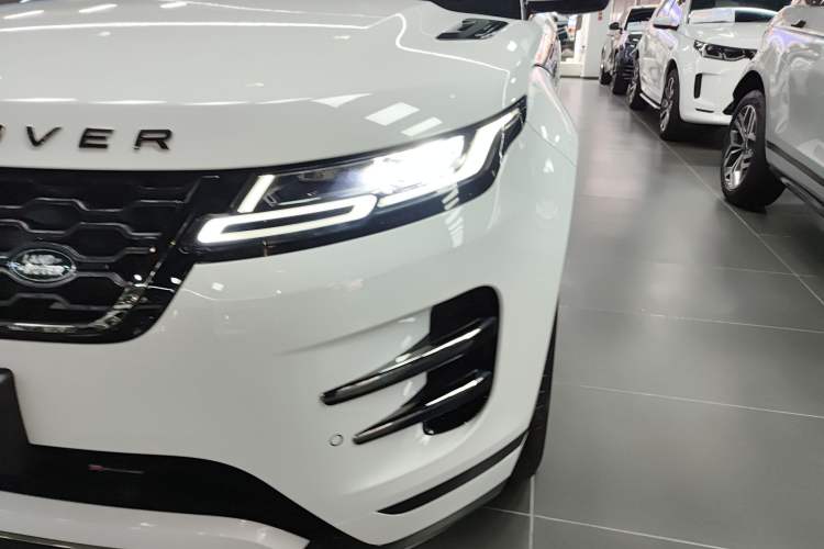 Used Land Rover Range Evoque 2022 Aurora L 249 PS R-Dynamic Luxury Edition