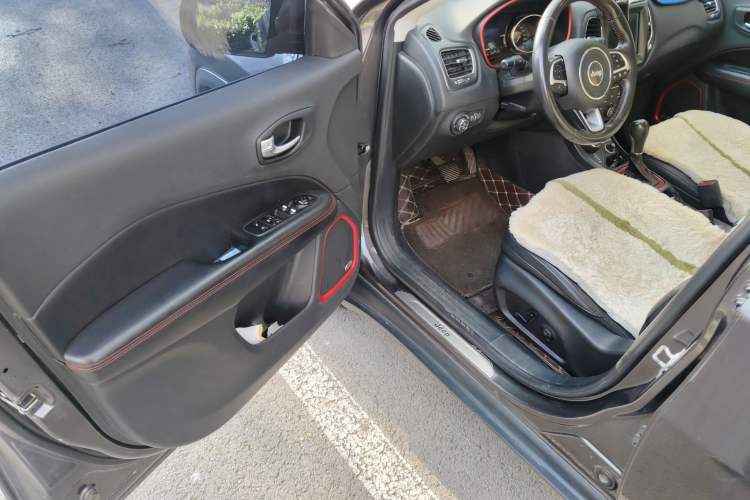 Used Jeep Compass 2017 200TS Automatic High-Performance All-Wheel Drive Edition
