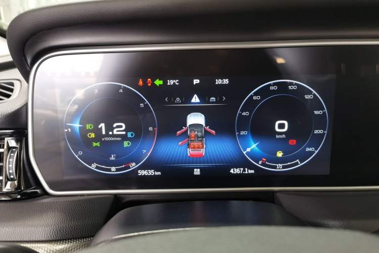 Used Hongqi HS5 2022 Revised Version 2.0T Smart Connect Flagship Edition Instrument Cluster