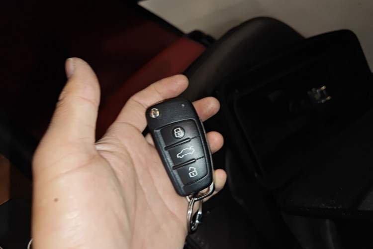 Used Audi Q7 2015 35 TFSI Ambition Edition Vehicle Key