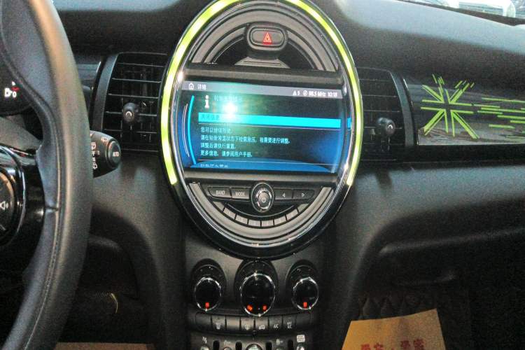 Used MINI MINI 2021 1.5T COOPER Artist
