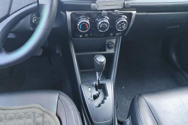 Used Toyota YARiS L Zhi Xiang 2019 1.5E CVT Dynamic Edition China VI compliant Gear Lever