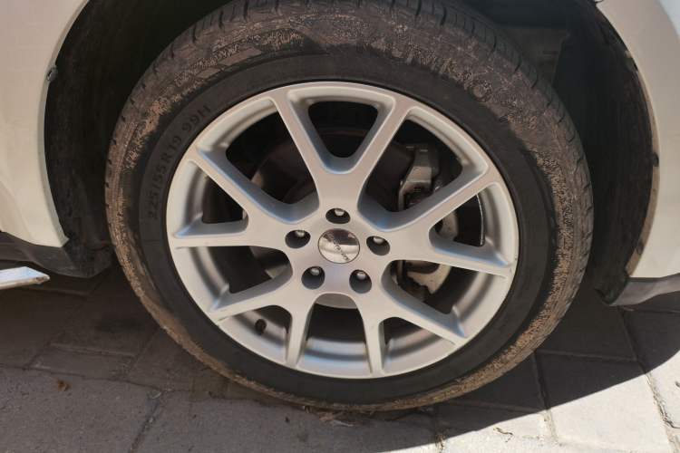 Used Dodge Journey 2013 2.4L Two-Wheel Drive Luxury Version