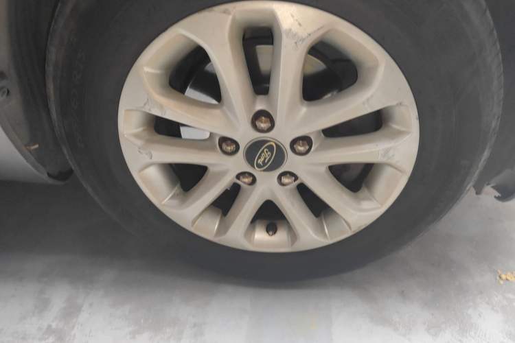 Used Ford Focus 2011 Sedan 1.8L Manual Classic Model
