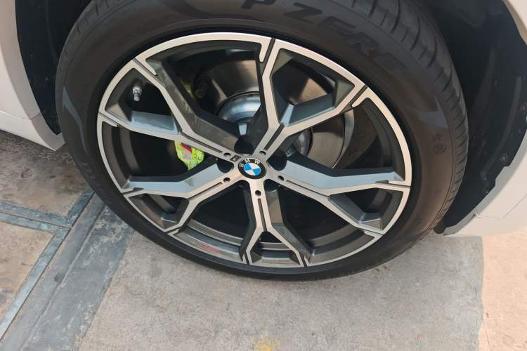 Used BMW X5 2022 xDrive 30Li Luxury M Sport Package
