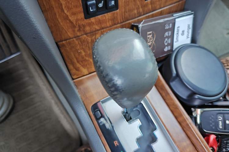 Used Toyota Camry 2010 200G Classic Edition Gear Lever