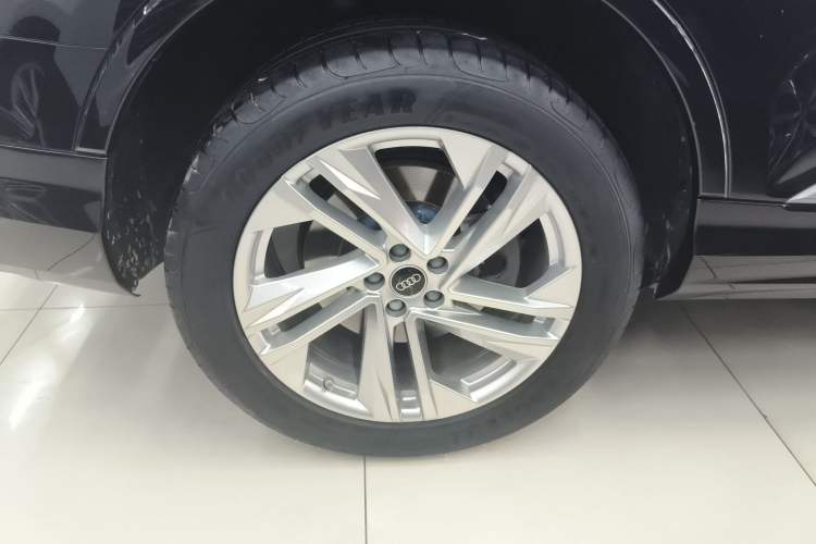 Used Audi Q7 2023 45 TFSI quattro S line Sport model