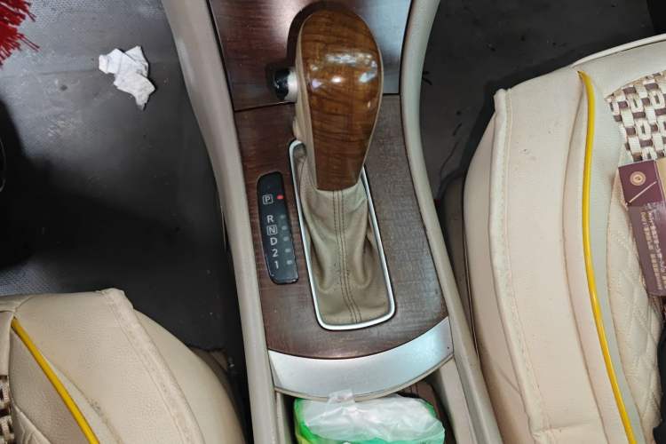 Used Nissan Sylphy 2009 1.6XE Automatic Comfort Edition Gear Lever