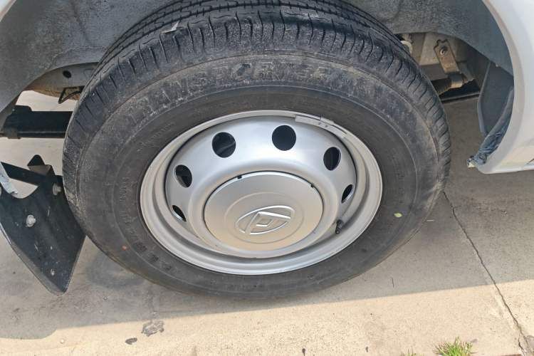 Used SAIC MAXUS Xintu V80 2023 2.0T Manual Classic Aoyuntong Short Wheelbase Ultra-Low Roof 5/6-Seater