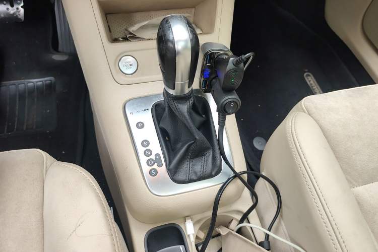 Used Volkswagen Tiguan 2012 2.0 TSI Automatic All-Wheel Drive Flagship Edition Gear Lever