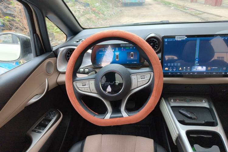 Used BYD Dolphin 2025 Intelligent Driving Version 410 km Fashion Edition
