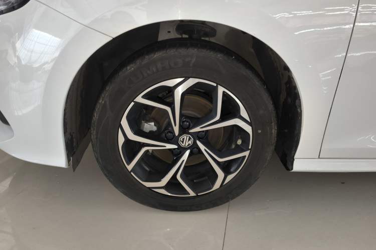 Used MG 5 2023 180 DVVT CVT Luxury Edition
