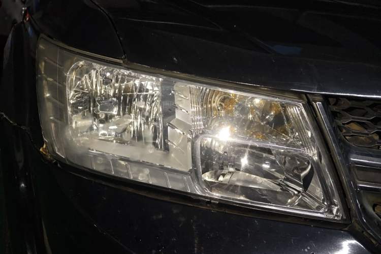 Used Dodge Journey 2013 2.4L Two-Wheel Drive Luxury Version