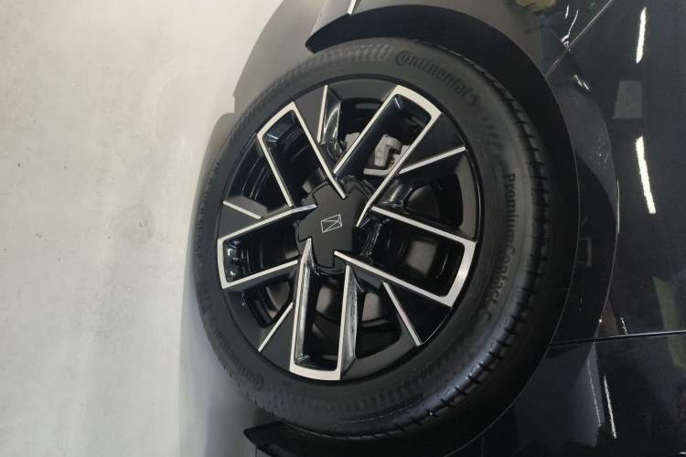 Used Avatr 06 2025 Ultra Pure Electric Edition Right Rear Wheel Hub