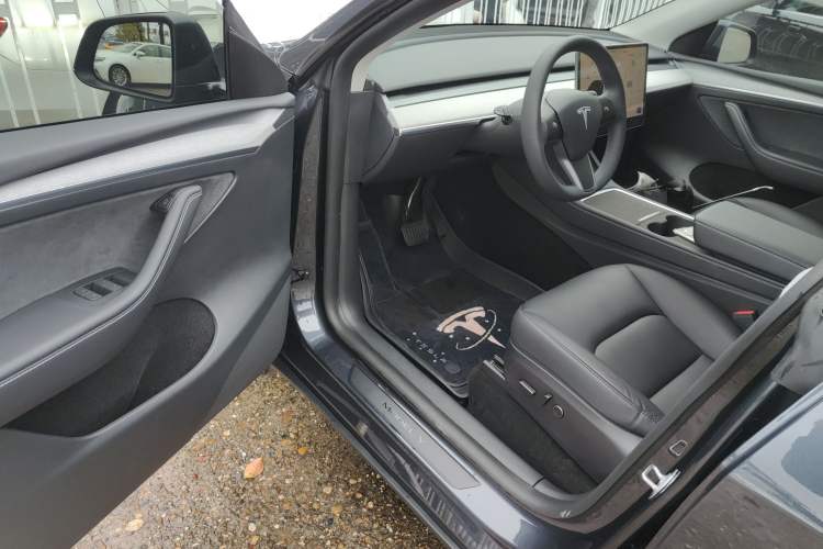 Used Tesla Model Y 2024 Rear-Wheel-Drive Version Driver Seat