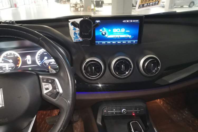 Used Wey VV7 2017 2.0T Ultra-Luxury Version Audio And AC Panel