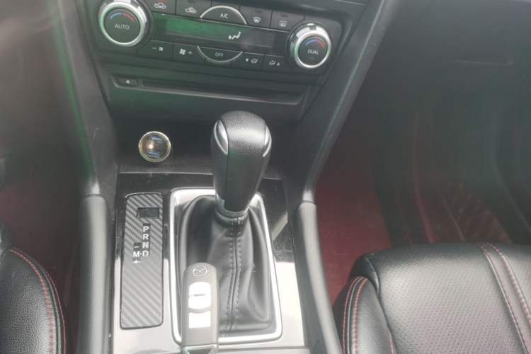 Used Mazda 3 Axela 2019 Cloud-Controlled Sedan 1.5L Automatic Luxury Model China VI Standard Gear Lever