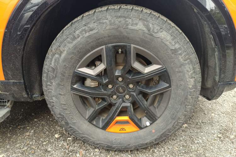 Used Ford Explorer 2024 2.3T EcoBoost Kunlun Peak Edition 7-Seater Right Rear Wheel Hub