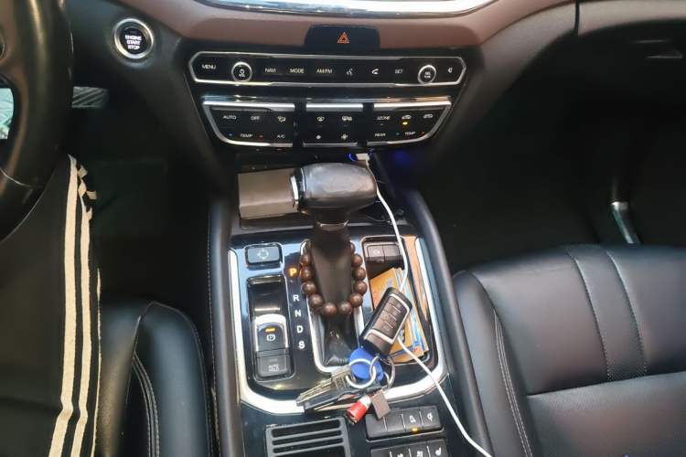 Used GAC Trumpchi GS8 2017 320T Two-Wheel Drive Luxury Smart Connectivity Version (7 Seats)