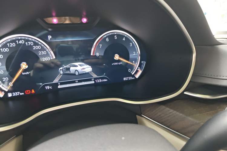 Used Genesis G80 2021 2.5T Rear-Drive Flagship Edition Odometer Close Up