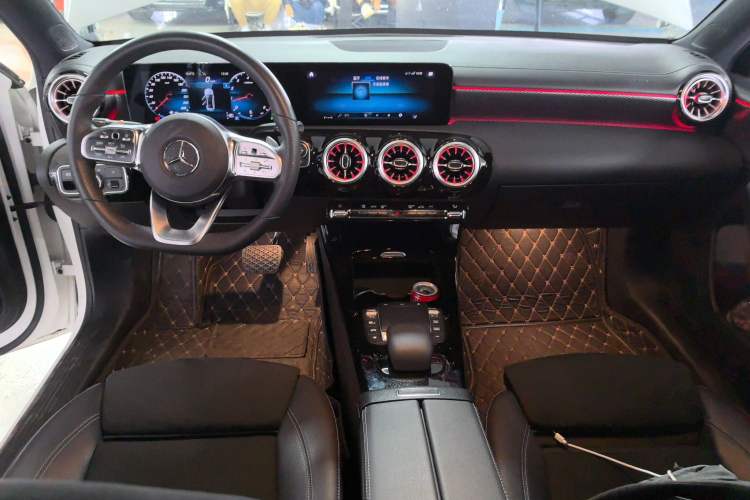 Used Mercedes-Benz A-Class 2022 Restyled A 200 L Sport Sedan Fashion Version
