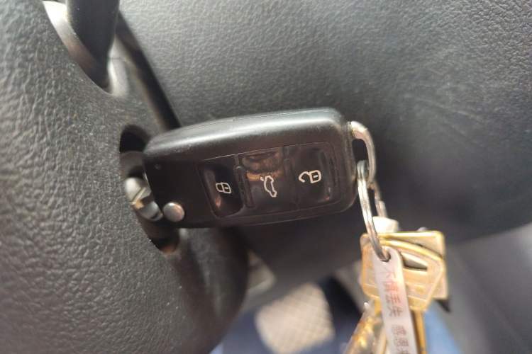 Used Volkswagen Tiguan 2016 280TSI Automatic Two-Wheel-Drive Silk Road Style Edition Vehicle Key