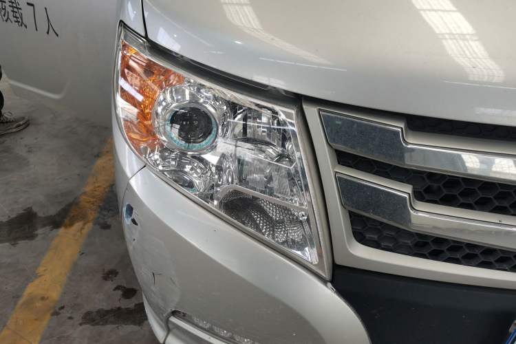 Used Dongfeng Yufeng 2023 V9+ 2.0T Manual Front-Drive Multi-Function Mid-Roof High-Roof 7/8/9-Seater
