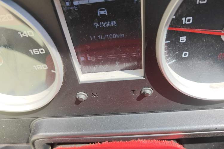 Used Iveco Daily 2021 2.5T A35 M1 Passenger Van 5-9 Seater Short Wheelbase Mid-Roof Design Dual Tires Manual Doors