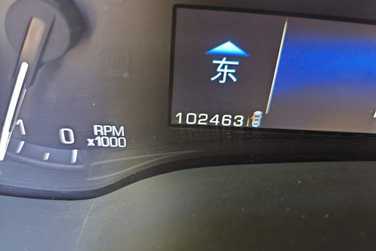 Used Cadillac SRX 2014 3.0L Elite Model Odometer Close Up