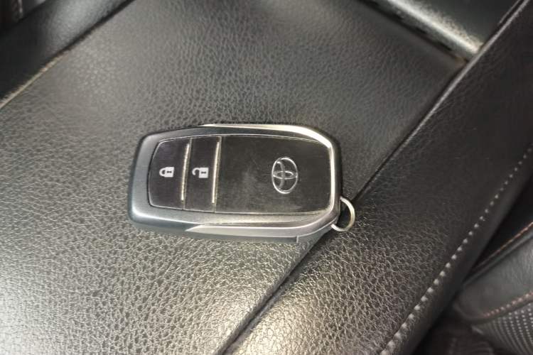 Used Toyota Highlander 2015 2.0T Four-Wheel Drive Luxury Edition 7-Seater
