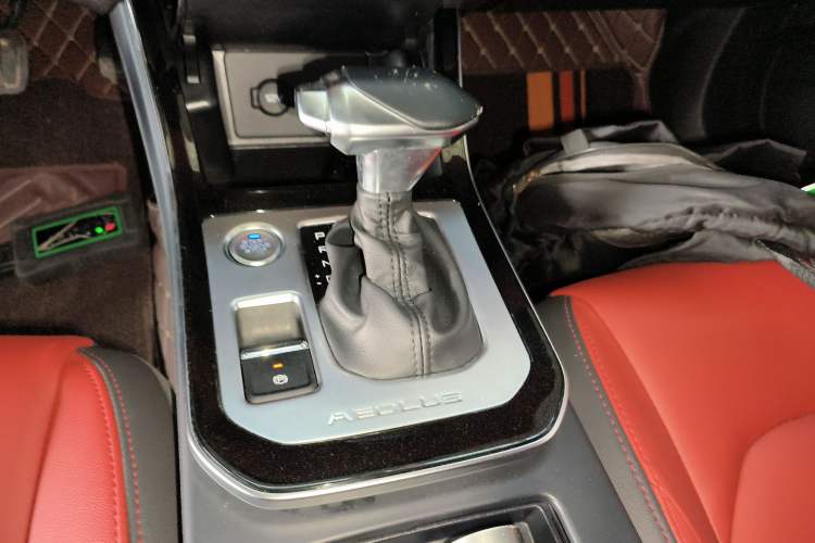 Used Dongfeng Aeolus Yixuan 2020 230T Automatic Dazzle Track Rider Edition Gear Lever