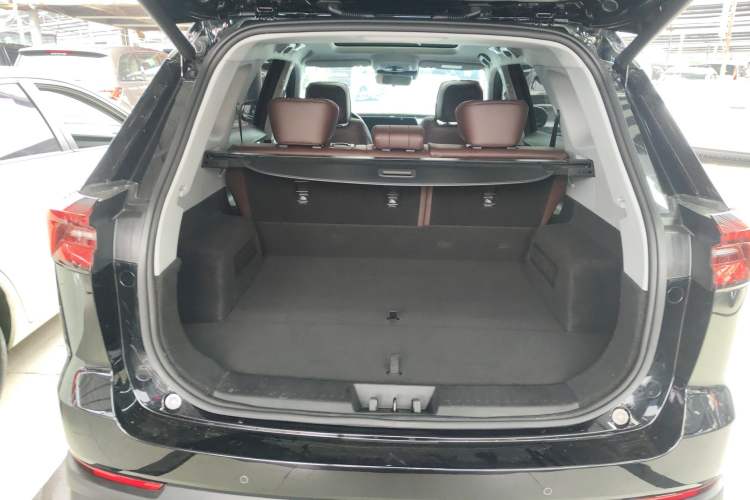 Used Chery Tiggo 8 PRO 2024 Champion Edition 390T Two-Wheel Drive Peak Version 5 Seats
