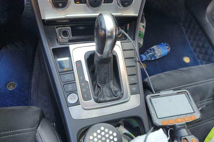 Used Volkswagen FAW-Volkswagen CC 2013 2.0 TSI Luxury Model Gear Lever