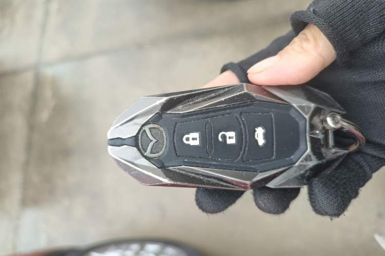 Used Mazda 3 Axela 2014 Sedan 1.5L Automatic Luxury Model