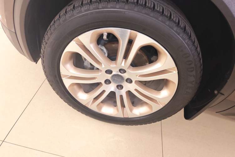 Used Lynk & Co 01 2017 2.0T Two-Wheel Drive Pro Edition Left Front Wheel Hub