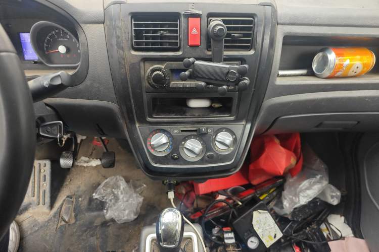 Used Nlmmotor Qiteng M70 2022 1.5L M70L Van Basic Version DAM15KR