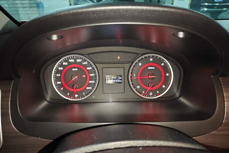 Used SAIC MAXUS G10 2018 PLUS 1.9T Manual Elite Edition Diesel
