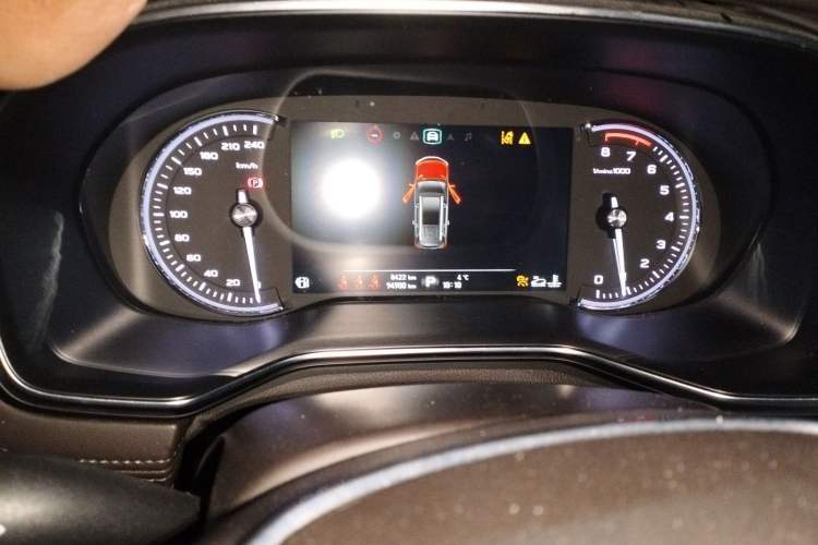 Used Roewe RX8 2018 30T Smart Connectivity All-Wheel Drive Supreme Edition
