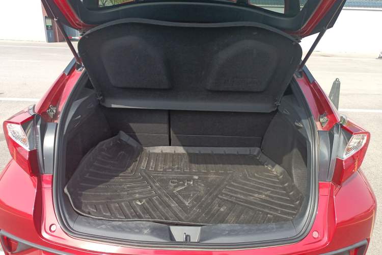 Used Toyota C-HR 2020 2.0L Leading Edition