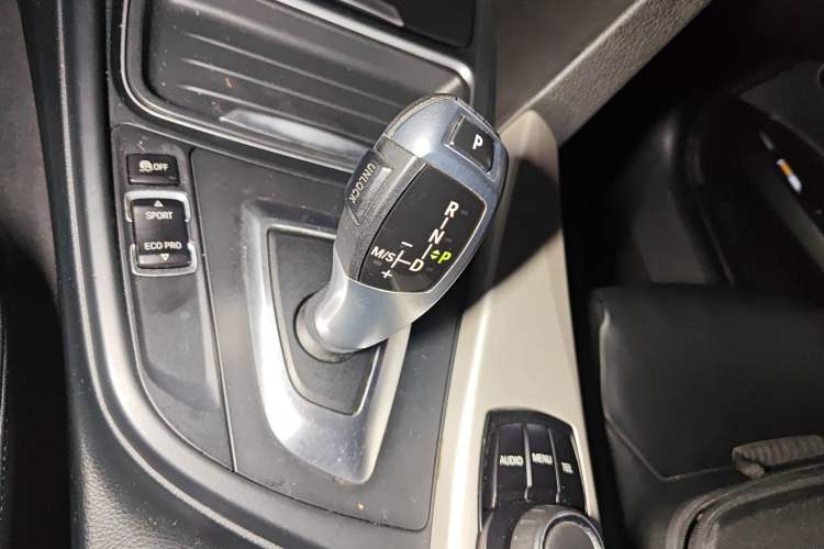 Used BMW 3 Series GT 2013 320i Leading Model
