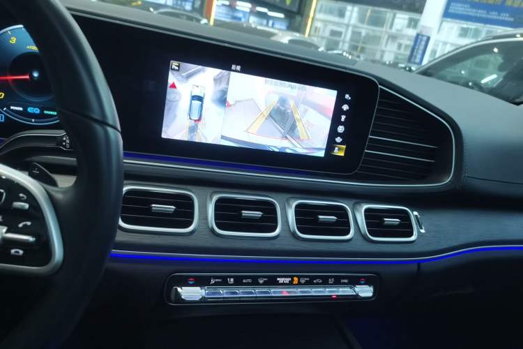 Used Mercedes-Benz GLE 2022 Refreshed GLE 450 4MATIC Luxury Edition Audio And AC Panel